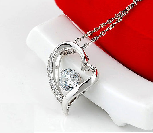 Crystal Heart Necklace – Elegant & Timeless