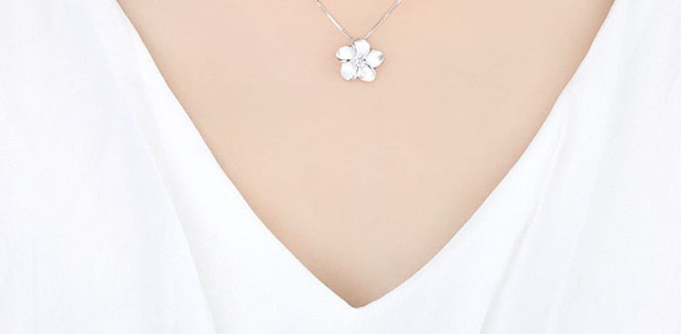 Sterling Silver Forget-Me-Not Pendant Necklace – A Symbol of Remembrance