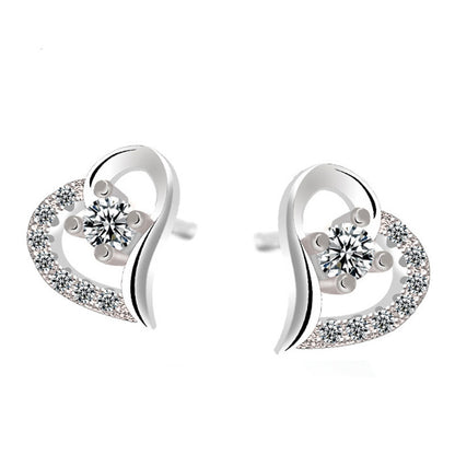 Crystal Heart Stud Earrings – Elegant & Timeless
