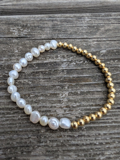 Yin & Glow — Baroque Pearl and Gold Bead Bracelet