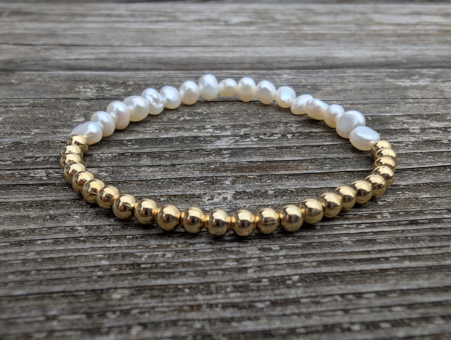 Yin & Glow — Baroque Pearl and Gold Bead Bracelet