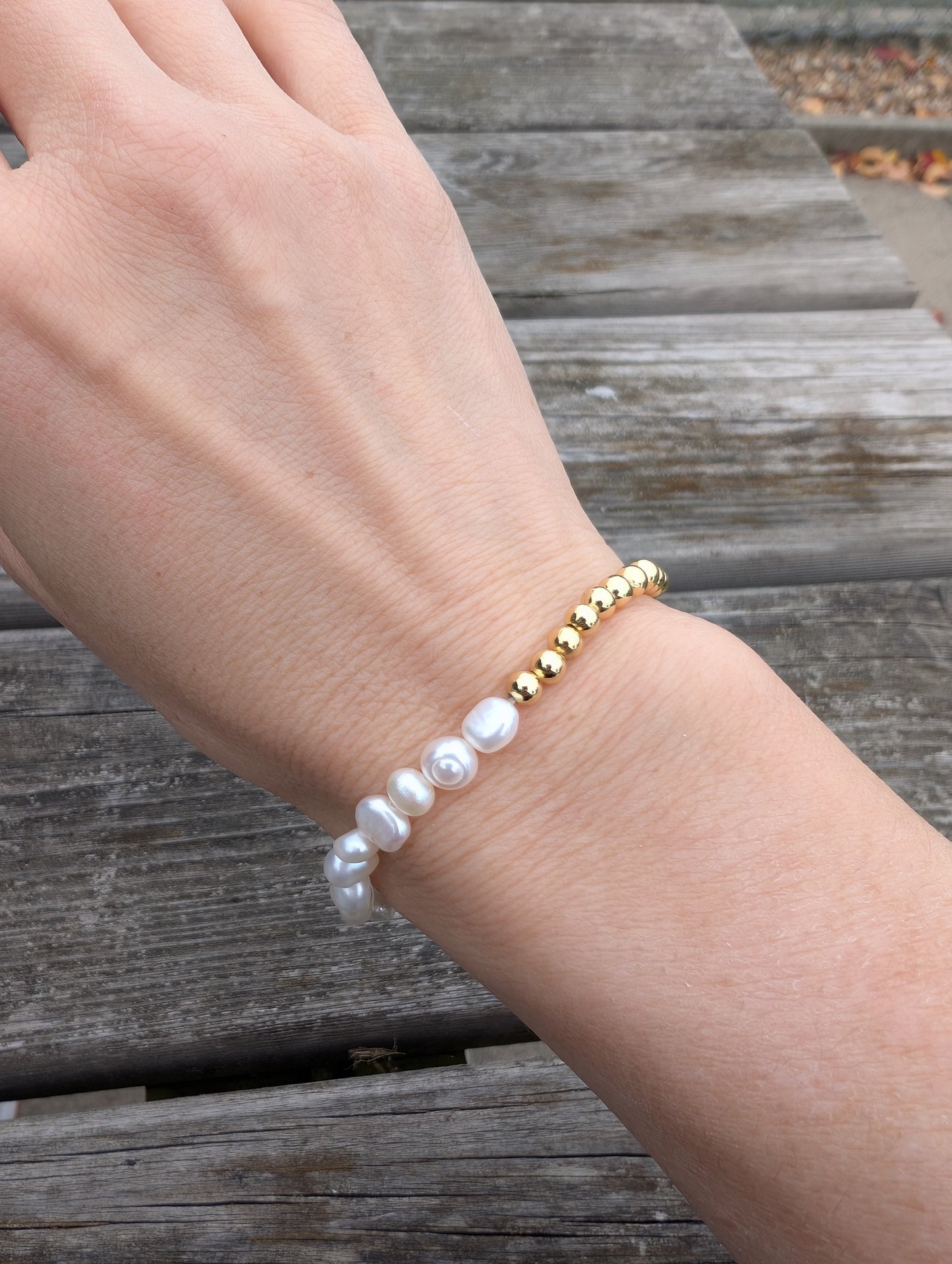 Yin & Glow — Baroque Pearl and Gold Bead Bracelet
