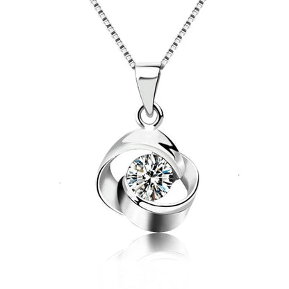 Minimalist Sterling Silver Flower Necklace – Everyday Elegance