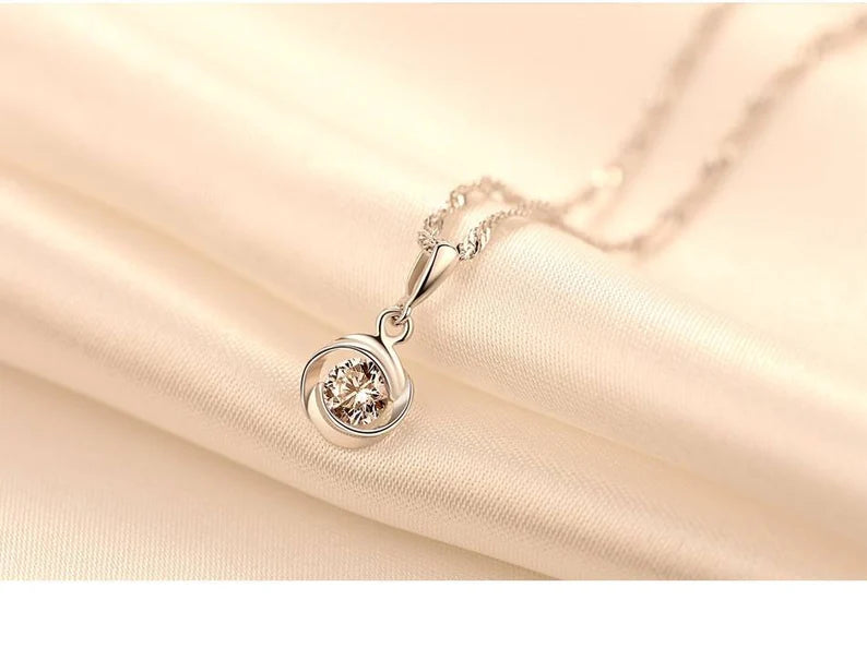 Minimalist Sterling Silver Flower Necklace – Everyday Elegance